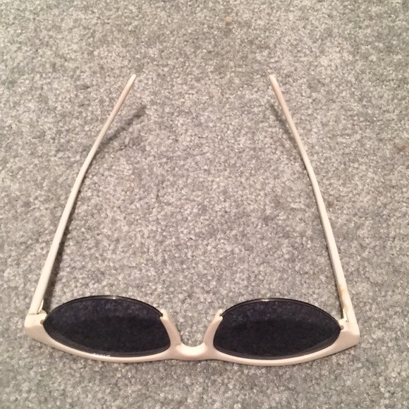 Vintage 1980’s Sunglasses - Picture 7 of 16